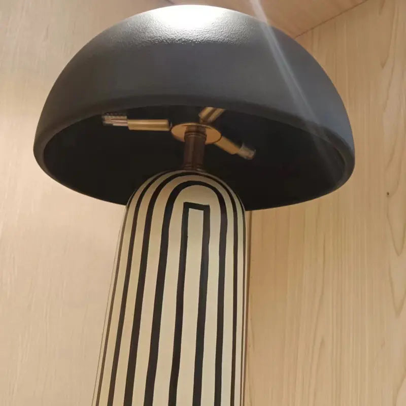 Bordslampa Cavern Zebra