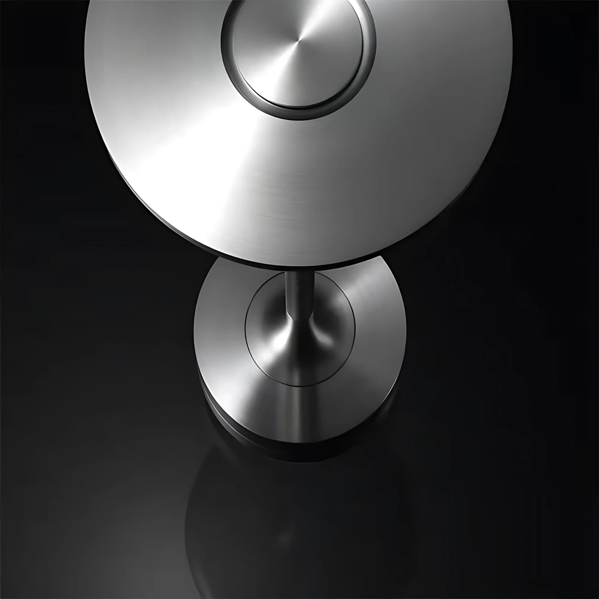 Bordslampa Iron - Portabel - Batteridriven 4000 mAH