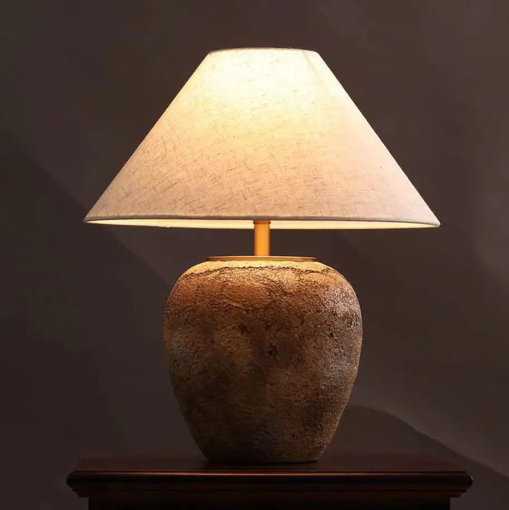 Bordslampa Elderly - Rustik Keramik med Linne Lampskärm