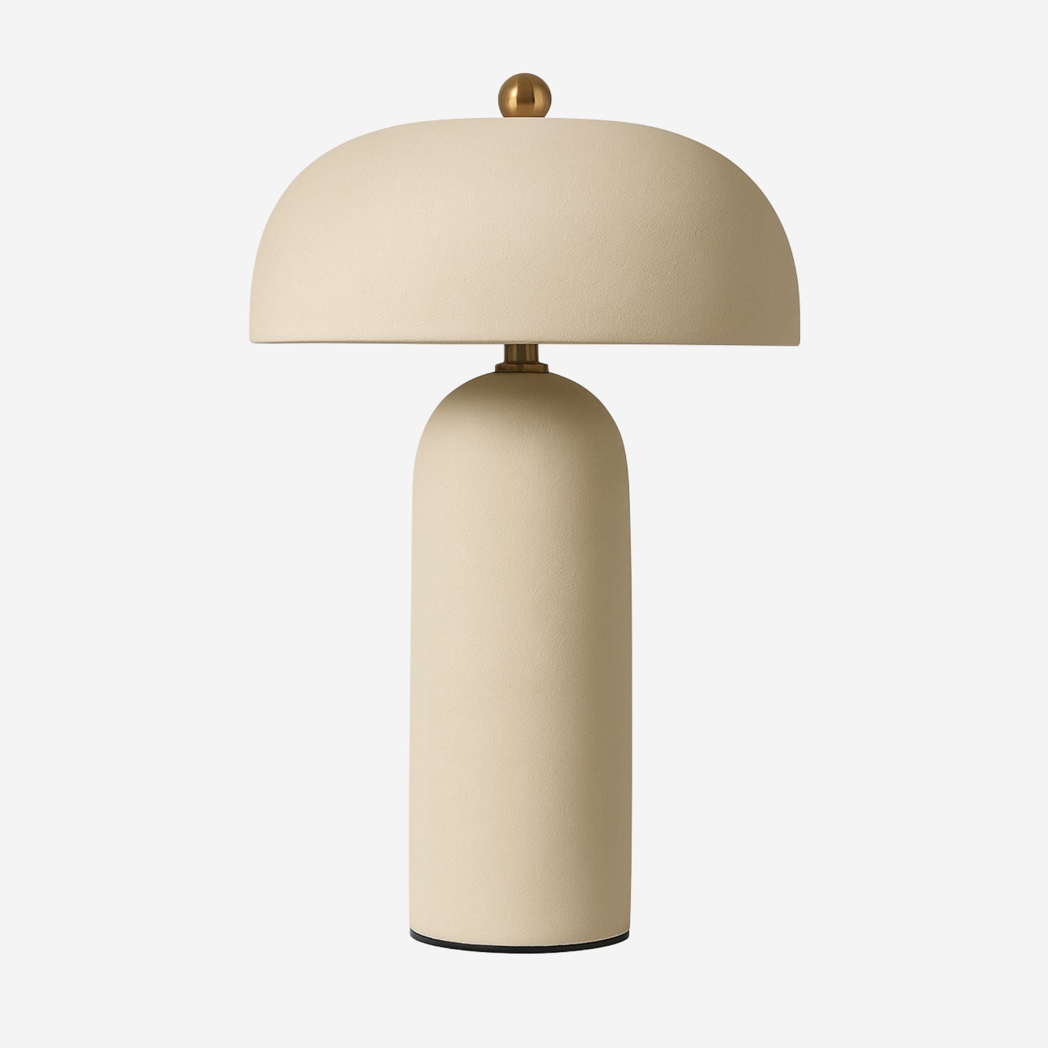 Bordslampa Cavern i beige med mjuka former och skandinavisk design, perfekt som stilren stämningsbelysning.
