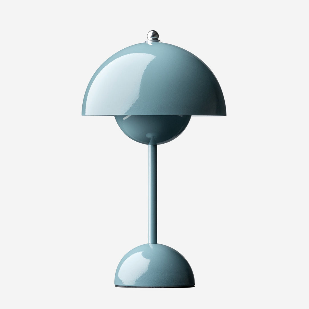 Portabel bordslampa Flowerbud i blå med rund skärm och tidlös design - trendig accessoar i heminredning 