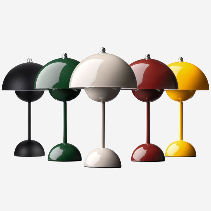 Bordslampa Flowerbud i flera färger med ikonisk rund design och blank finish