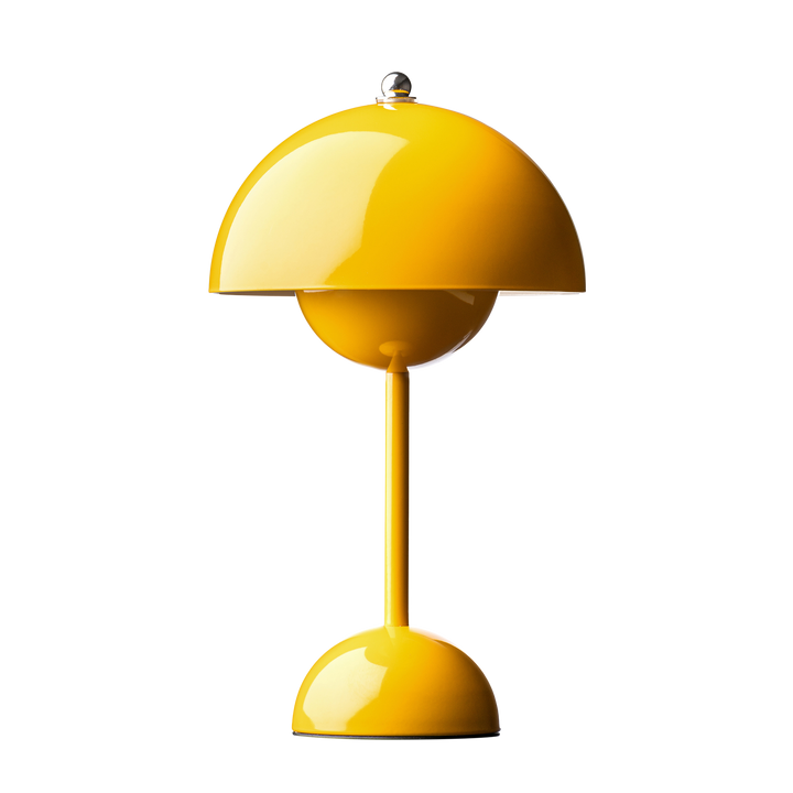 Bordslampa Flowerbud i gul med rund skärm och tidlös design - trendig accessoar i heminredning 