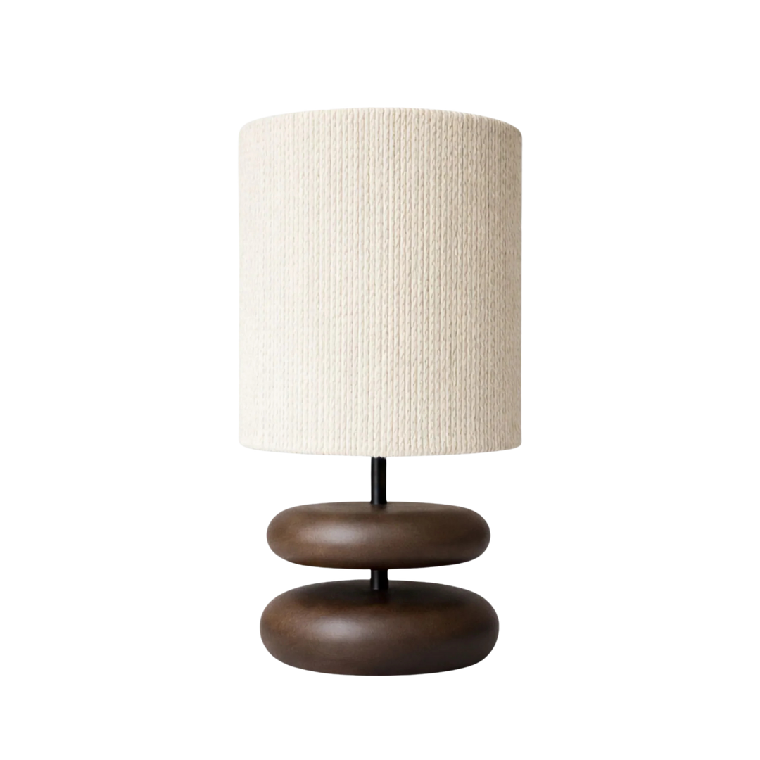 Bordslampa Oto i trä med ribbad textilskärm – stilren designbordslampa i varm 