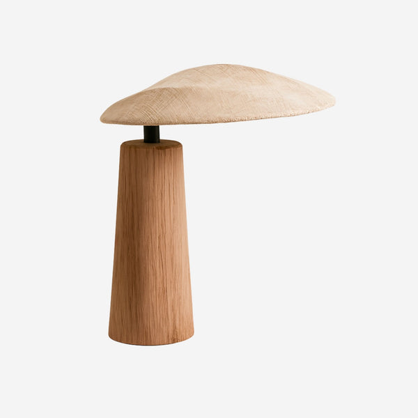 Wabi Sabi bordslampa i trä med beige linneskärm i japandi design