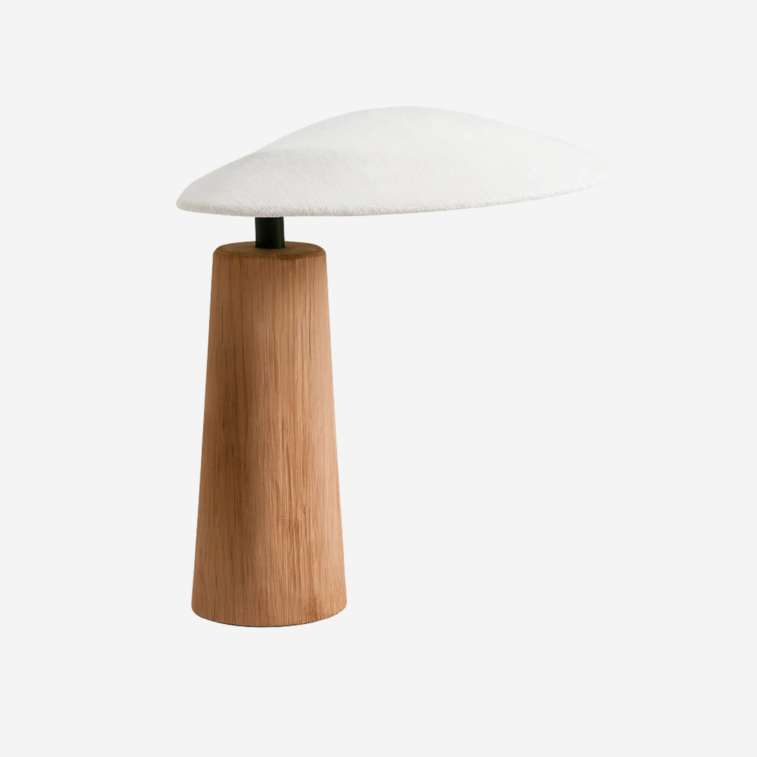 Bordslampa Wabi sabi i trä med mjukt formad linneskärm i vit färg, minimalistisk och skandinavisk design