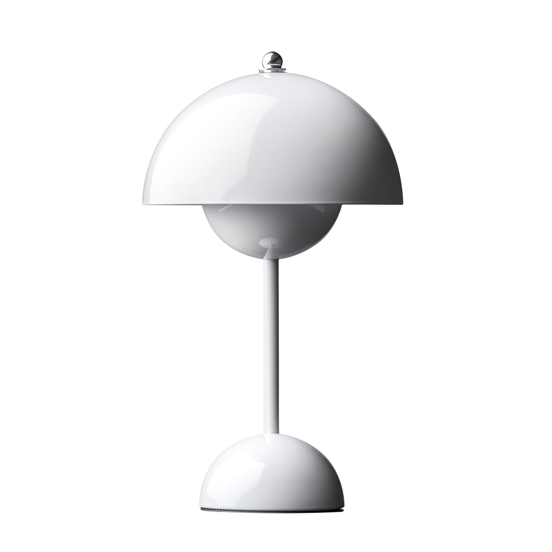 Portabel bordslampa Flowerbud i vit med rund skärm och tidlös design trendig accessoar i heminredning 