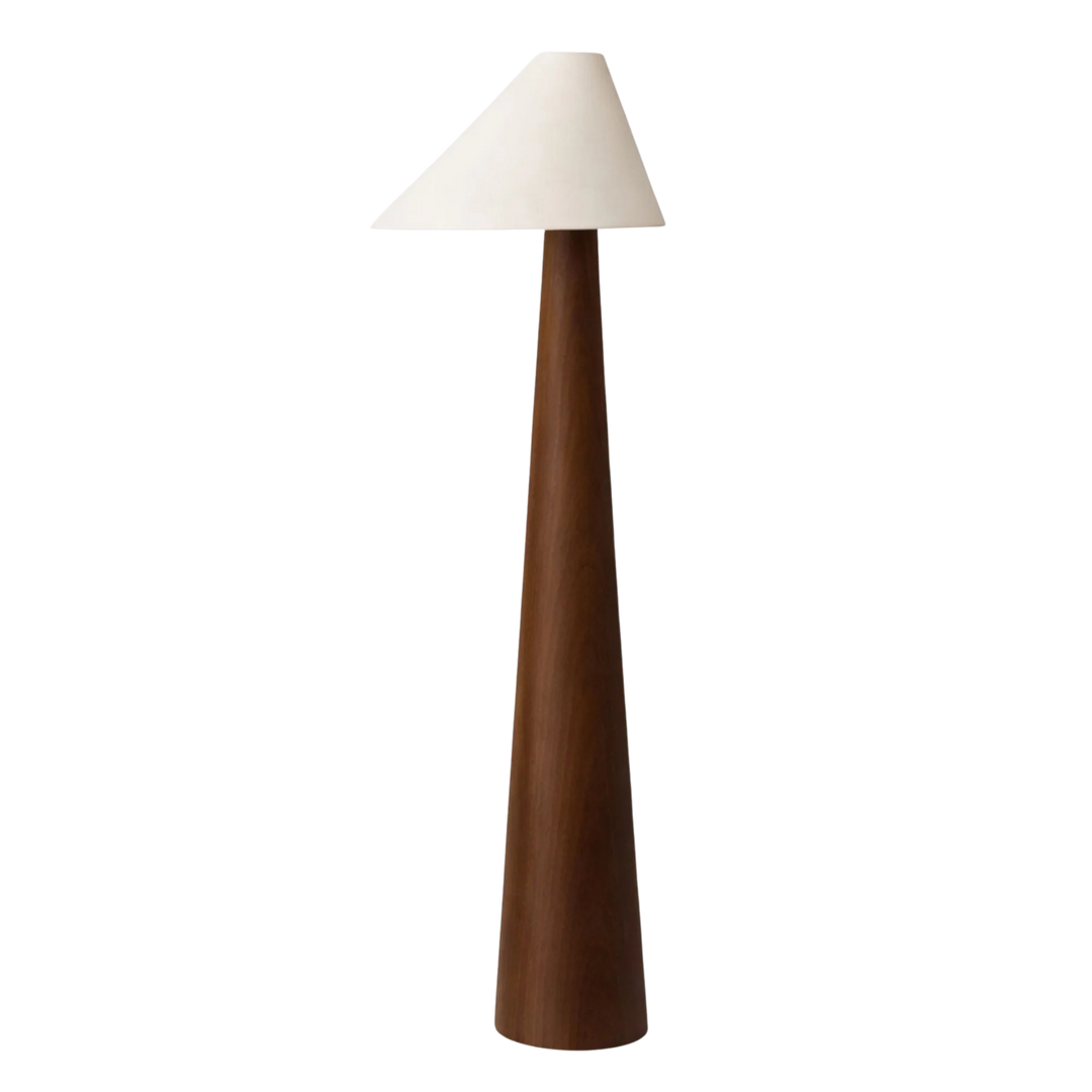 Golvlampa Timber i trä med vit lampskärm i skandinavisk design