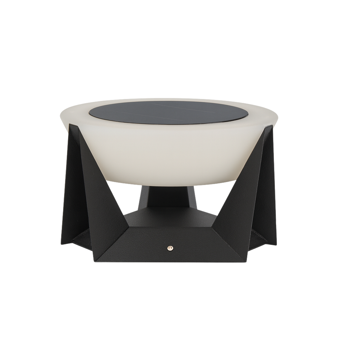 Helios solcellslampa 28 cm med modern design, triangulära ben och rund ljusspridare – dekorativ solcellsdriven utomhusbelysning för trädgård och uteplats