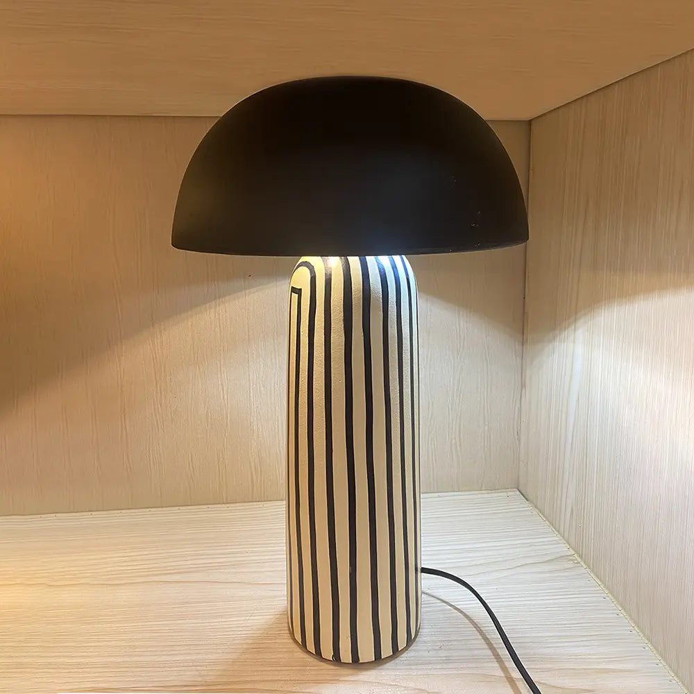 Bordslampa Cavern Zebra