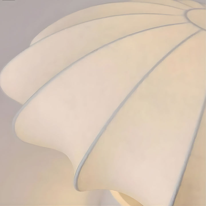 Detalj av Plafond Nimbus med mjukt formad lampskärm