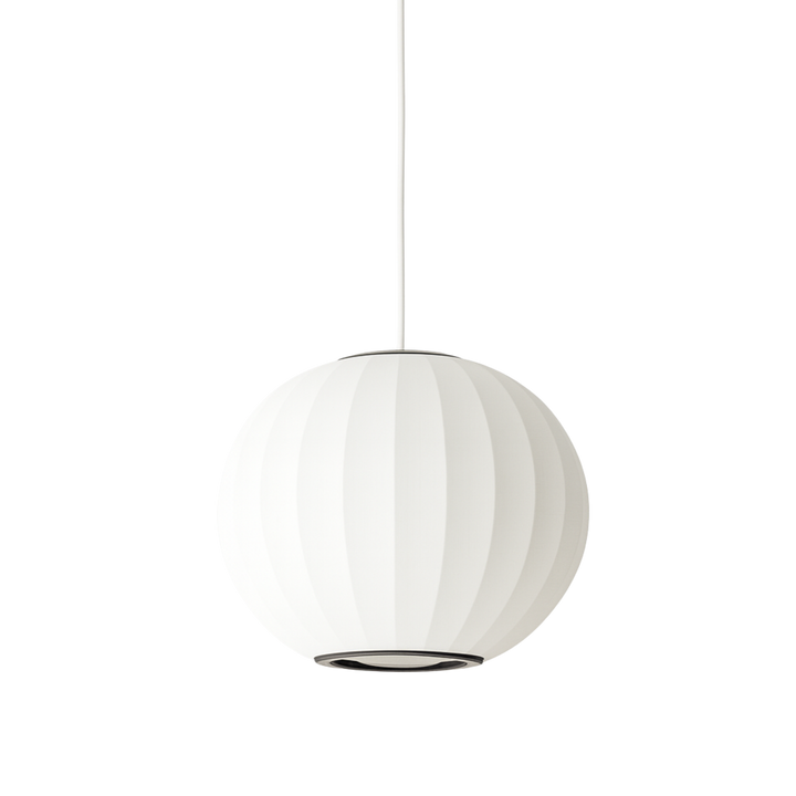 Taklampa Cacoon Boll i vitt med mjuk rund form och tidlös design – stilren pendellampa som ger ett behagligt, diffust ljus.