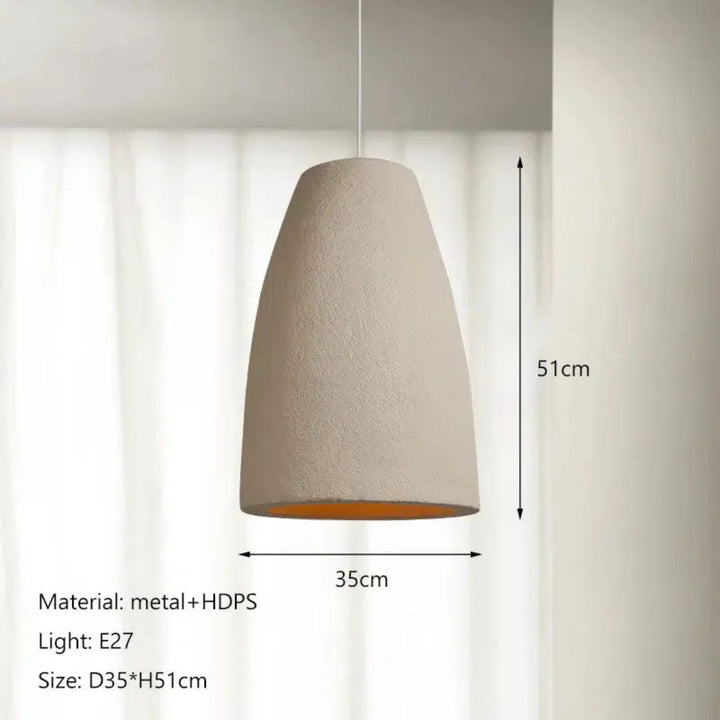 Taklampa Cirrus i modell B med mjuk, rund form i ljusbeige yta 