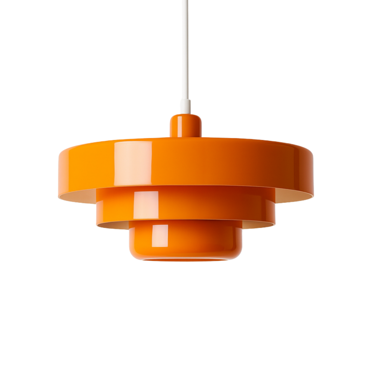 Taklampa Italia i blank orange finish med ikonisk, lagerbyggd form och mjukt ljus.