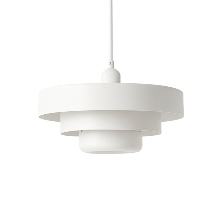 Taklampa Italia i blank vit finish med ikonisk, lagerbyggd form och mjukt ljus.