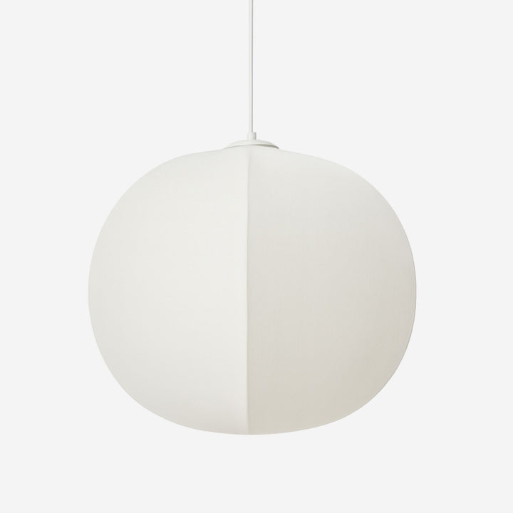 Taklampa Nebbia Capsule i textil med mjukt rundad form i ljus nyans