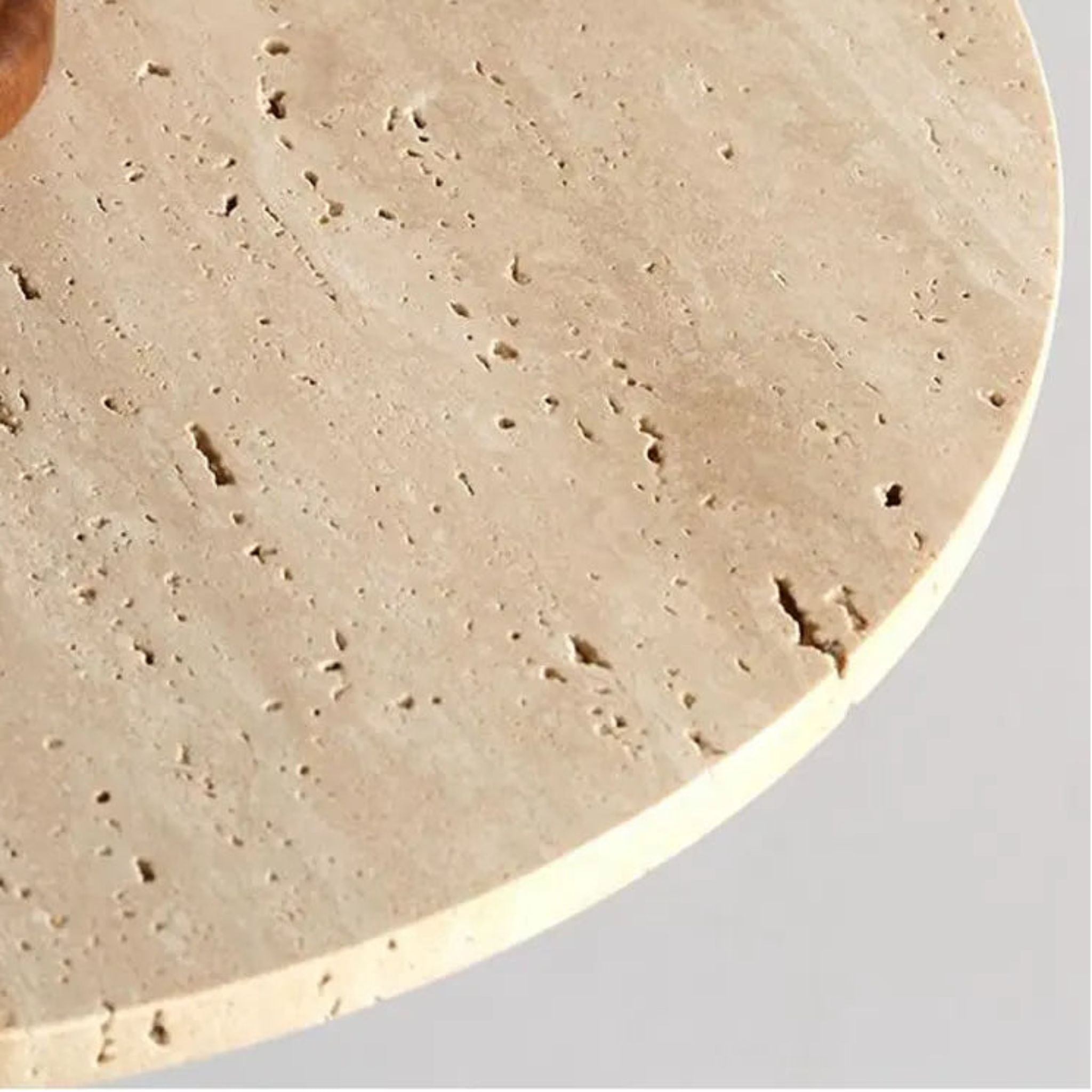 Detalj av Taklampa Osho med rund skiva i natursten