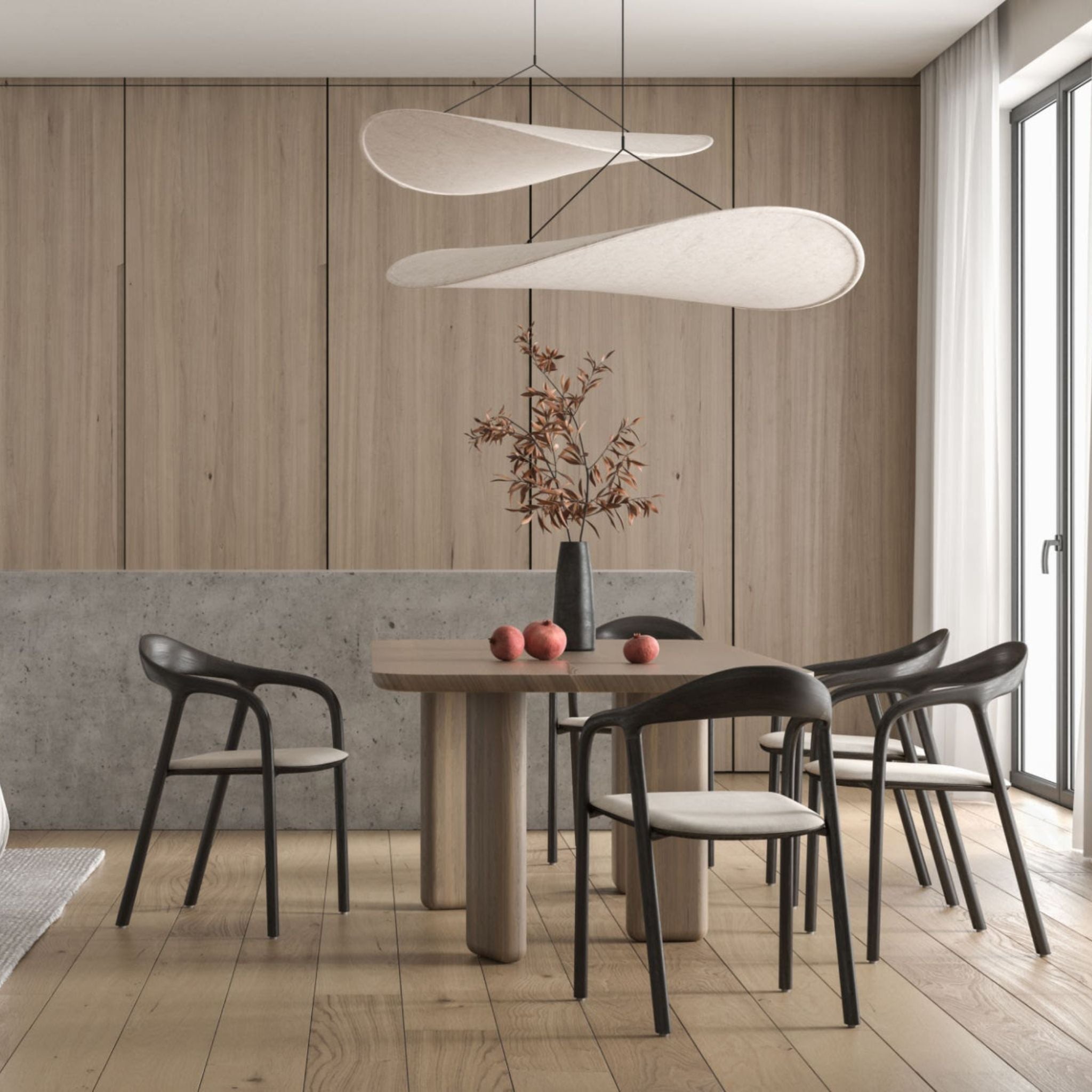 Taklampa Sailing över matbord i stilren matsal, designbelysning som ger rummet karaktär och djup.