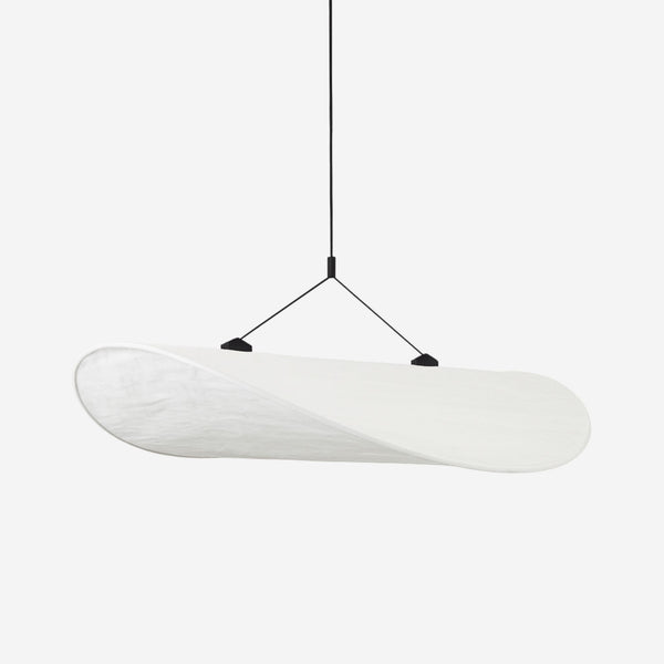 Sailing taklampa i vit Tyvek-duk med skulptural böljande form
