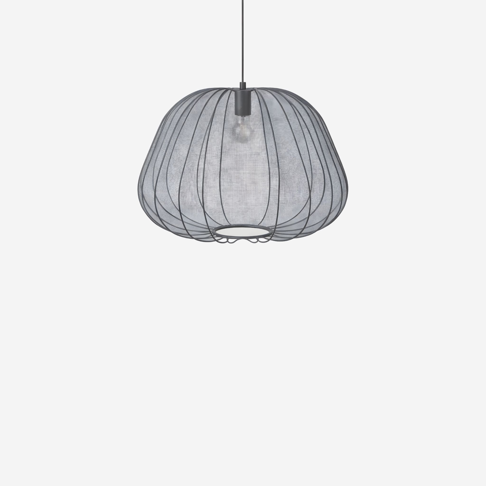 Sfera Piatta taklampa med rund och låg form i grå textilskärm med metallstomme, i modern och stilren skandinavisk design.