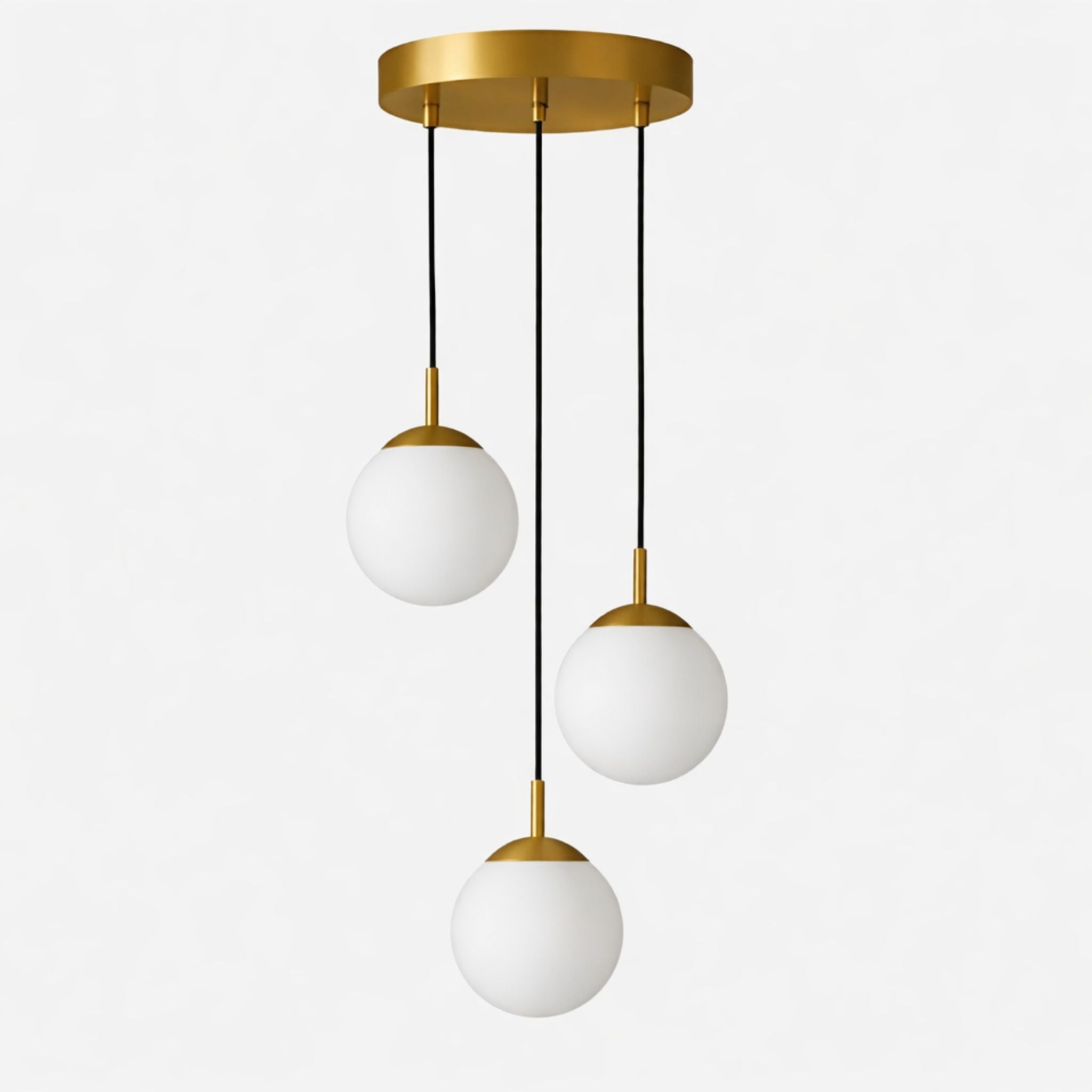 Taklampa Stockholm i mässing med tre vita glaskupor