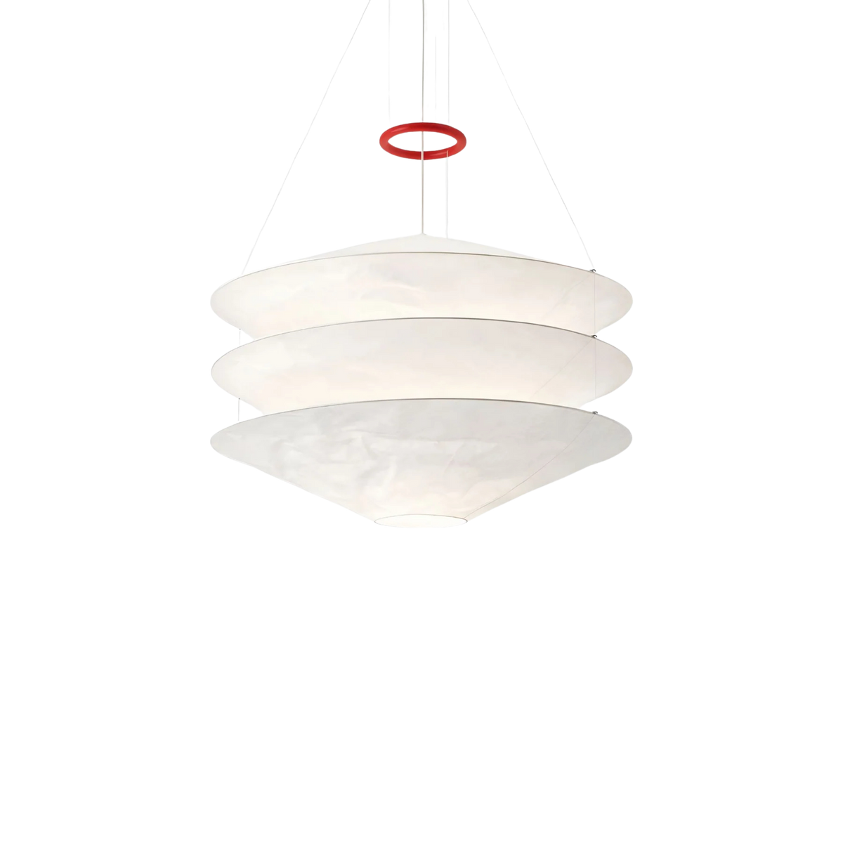 Taklampa Stratus i vit modern design med tre lager och mjuk form, stilren designlampa på neutral bakgrund.