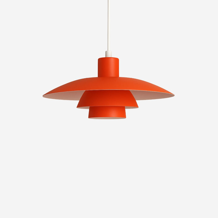 Taklampa Ufo Orange med modern skandinavisk design och mjukt nedåtriktat ljus